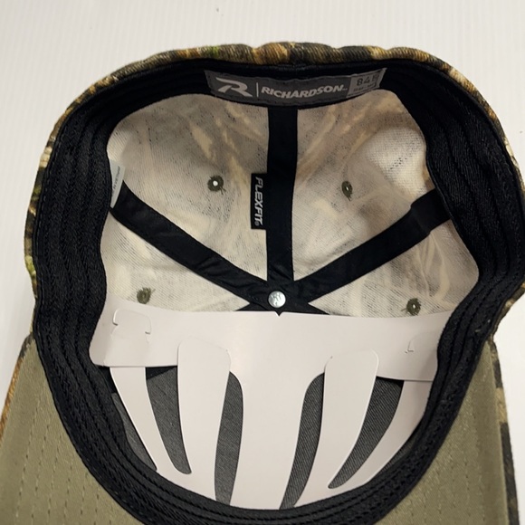 Richardson Men’s Camo Baseball Cap SM-MD Flexfit - Picture 7 of 8